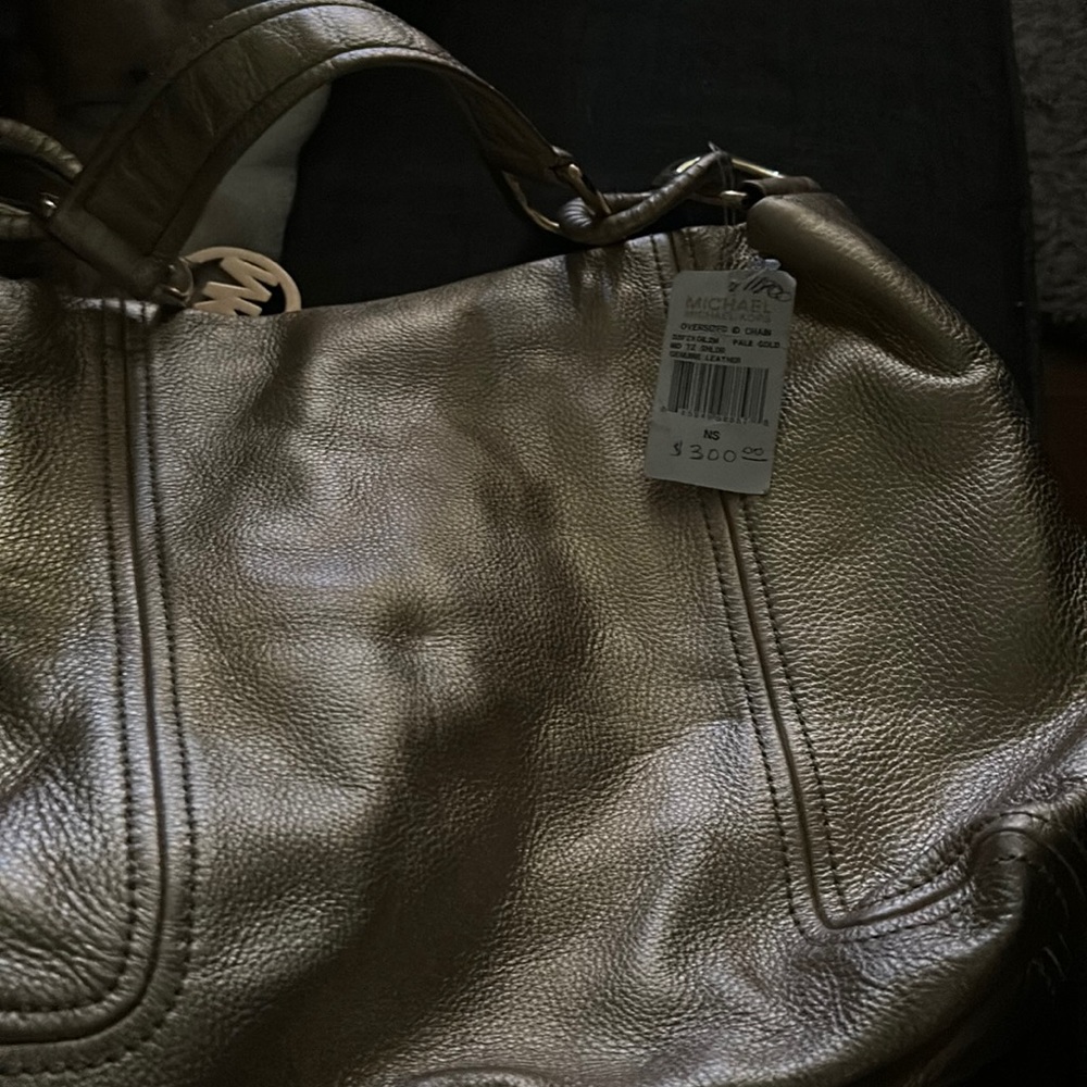 Pretty MK purse New!